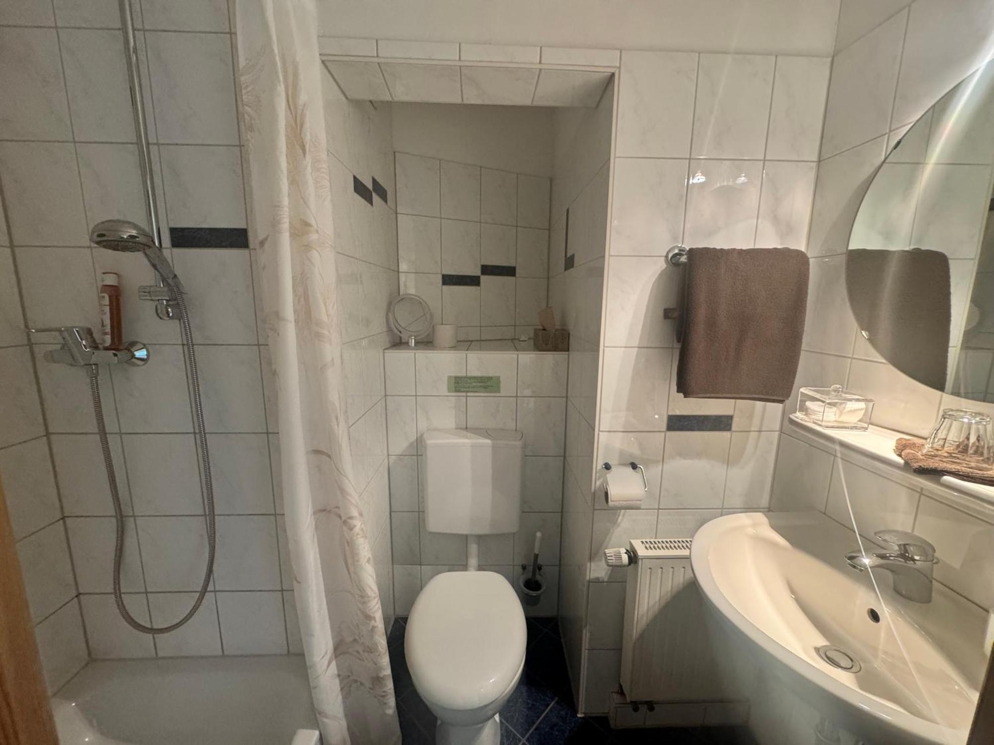 אנסבאך Hotel Gruenwald מראה חיצוני תמונה