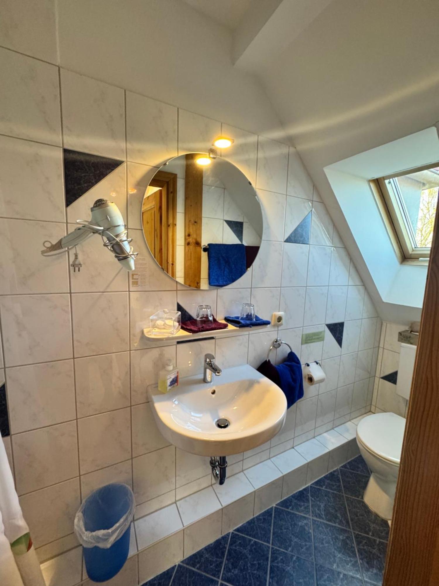 אנסבאך Hotel Gruenwald מראה חיצוני תמונה