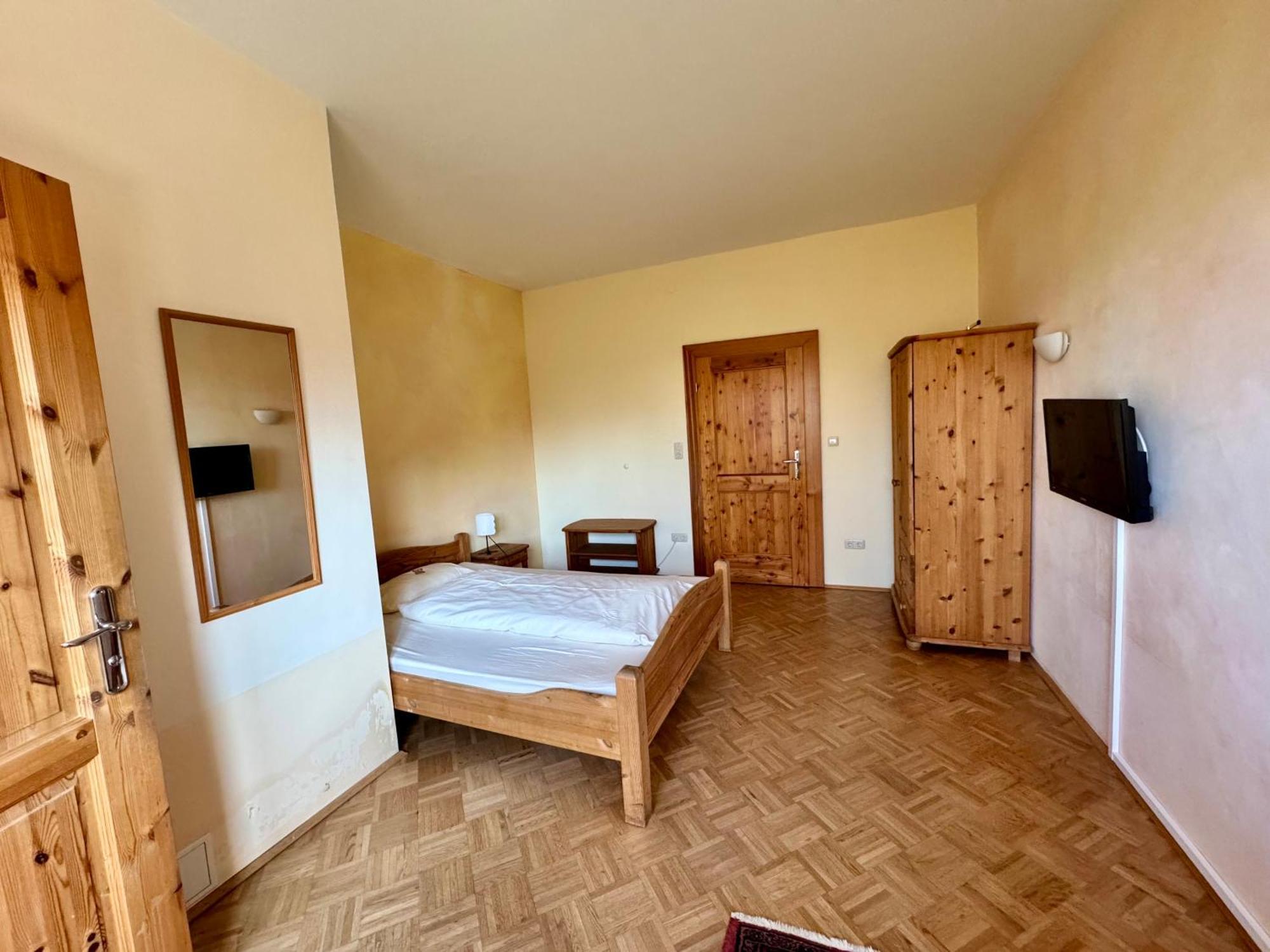 אנסבאך Hotel Gruenwald מראה חיצוני תמונה